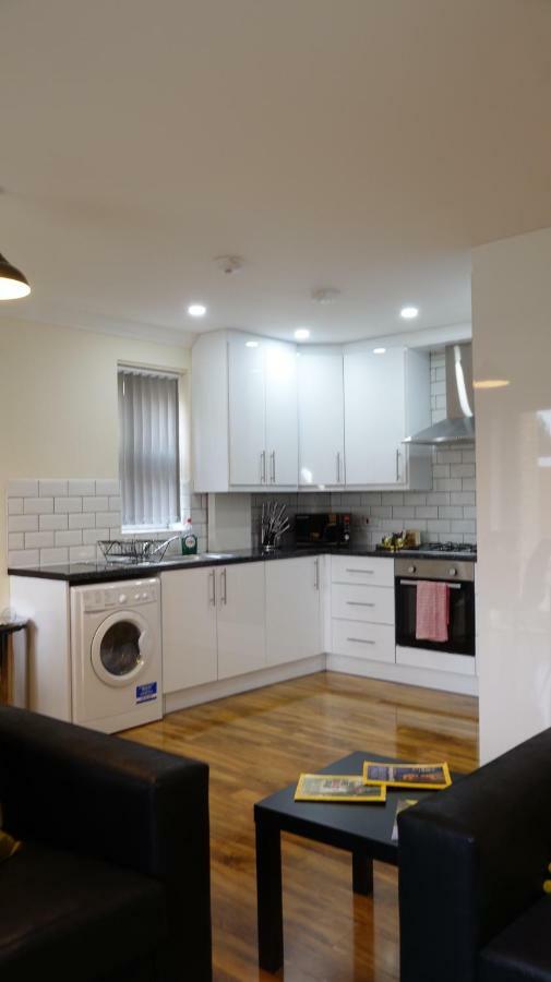 Luxury 2 Bed 2 Bath - Free Parking - 5Min To Airport - Sleeps 6 Lejlighed Ashford  Eksteriør billede