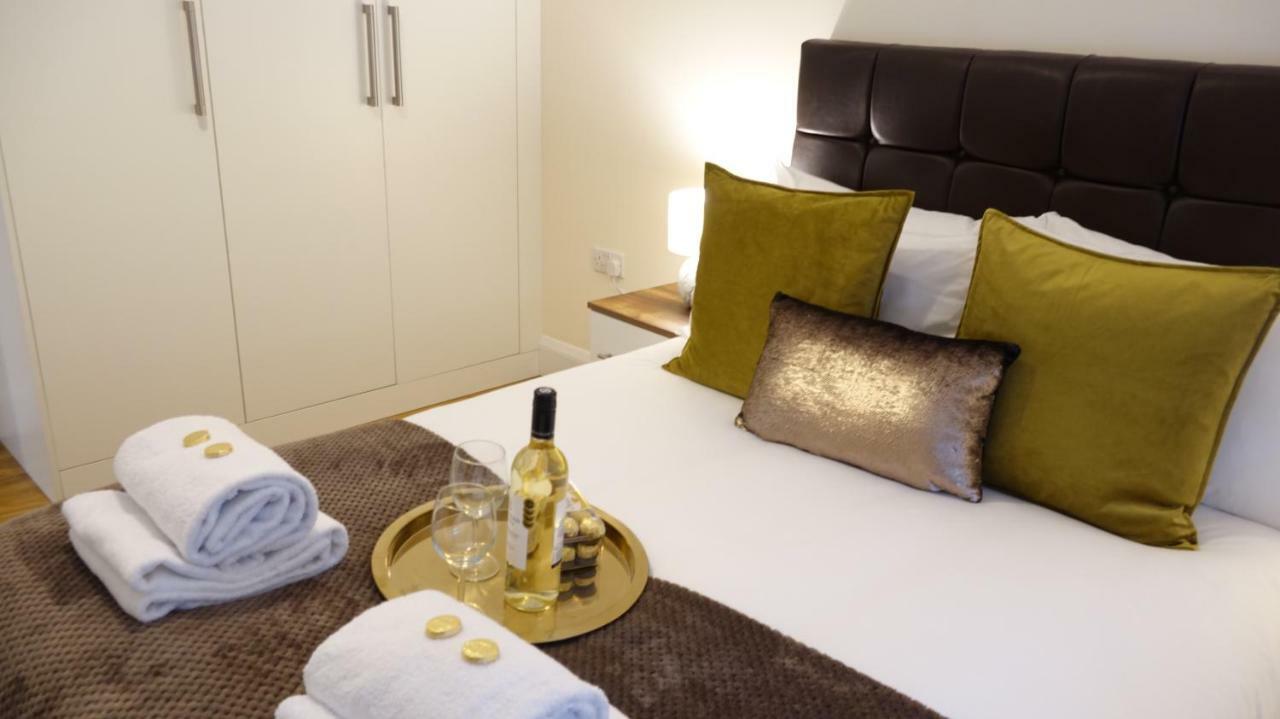 Luxury 2 Bed 2 Bath - Free Parking - 5Min To Airport - Sleeps 6 Lejlighed Ashford  Eksteriør billede