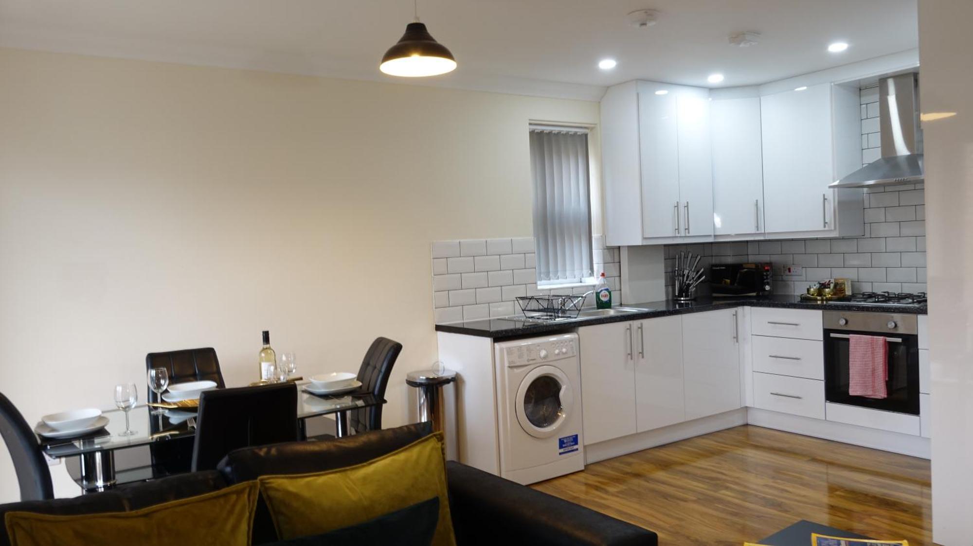 Luxury 2 Bed 2 Bath - Free Parking - 5Min To Airport - Sleeps 6 Lejlighed Ashford  Eksteriør billede
