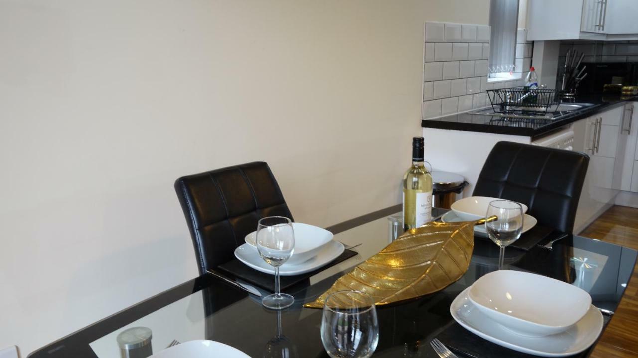 Luxury 2 Bed 2 Bath - Free Parking - 5Min To Airport - Sleeps 6 Lejlighed Ashford  Eksteriør billede