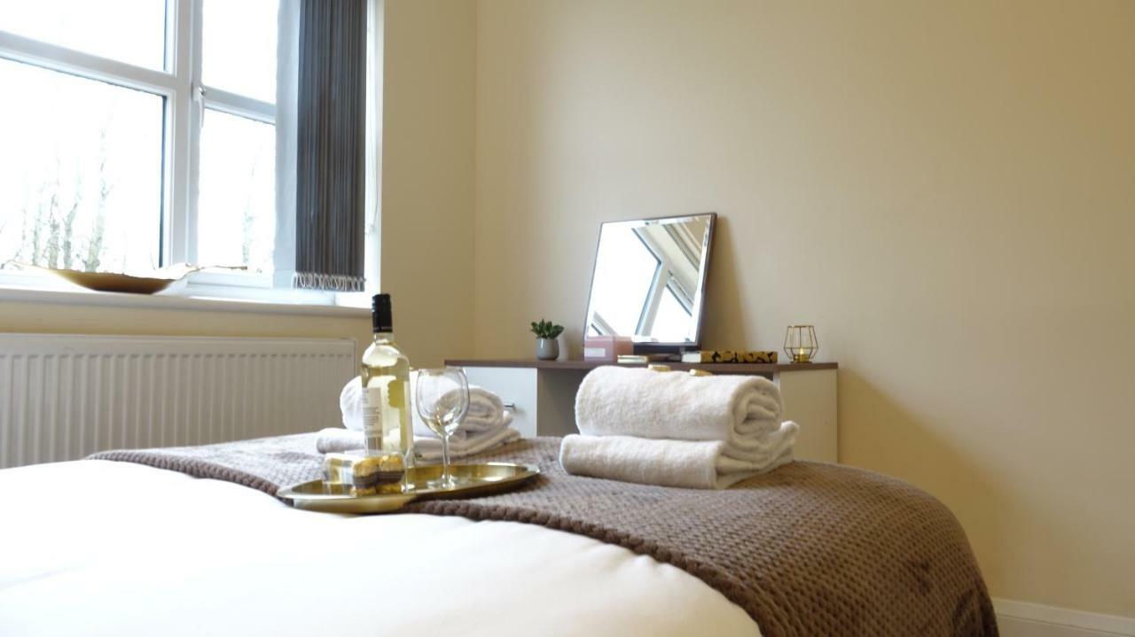Luxury 2 Bed 2 Bath - Free Parking - 5Min To Airport - Sleeps 6 Lejlighed Ashford  Eksteriør billede