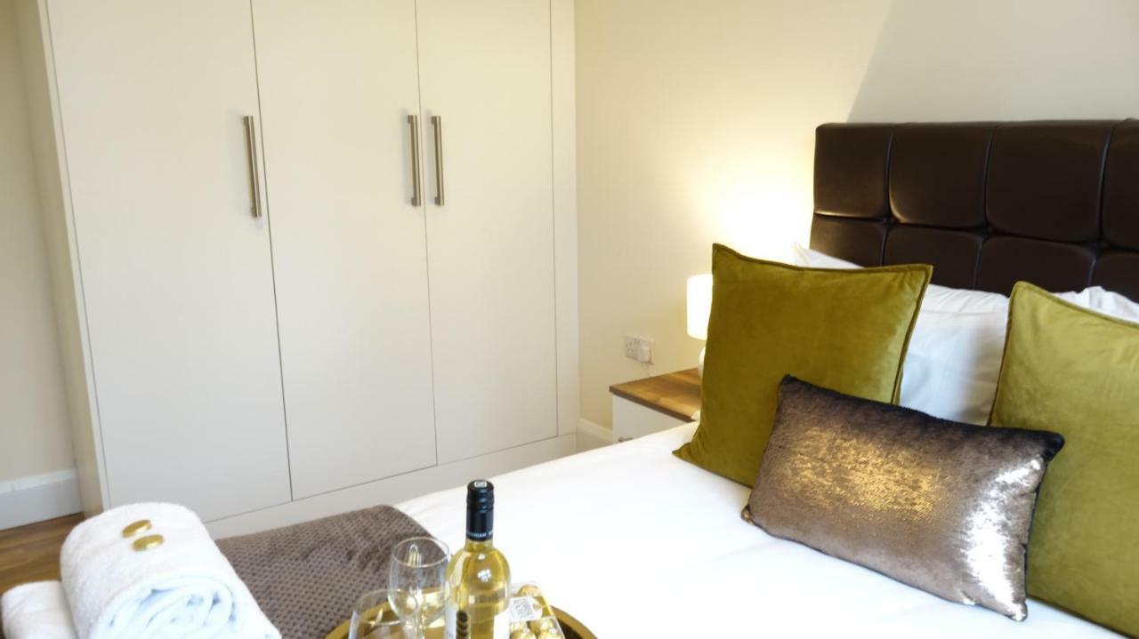 Luxury 2 Bed 2 Bath - Free Parking - 5Min To Airport - Sleeps 6 Lejlighed Ashford  Eksteriør billede