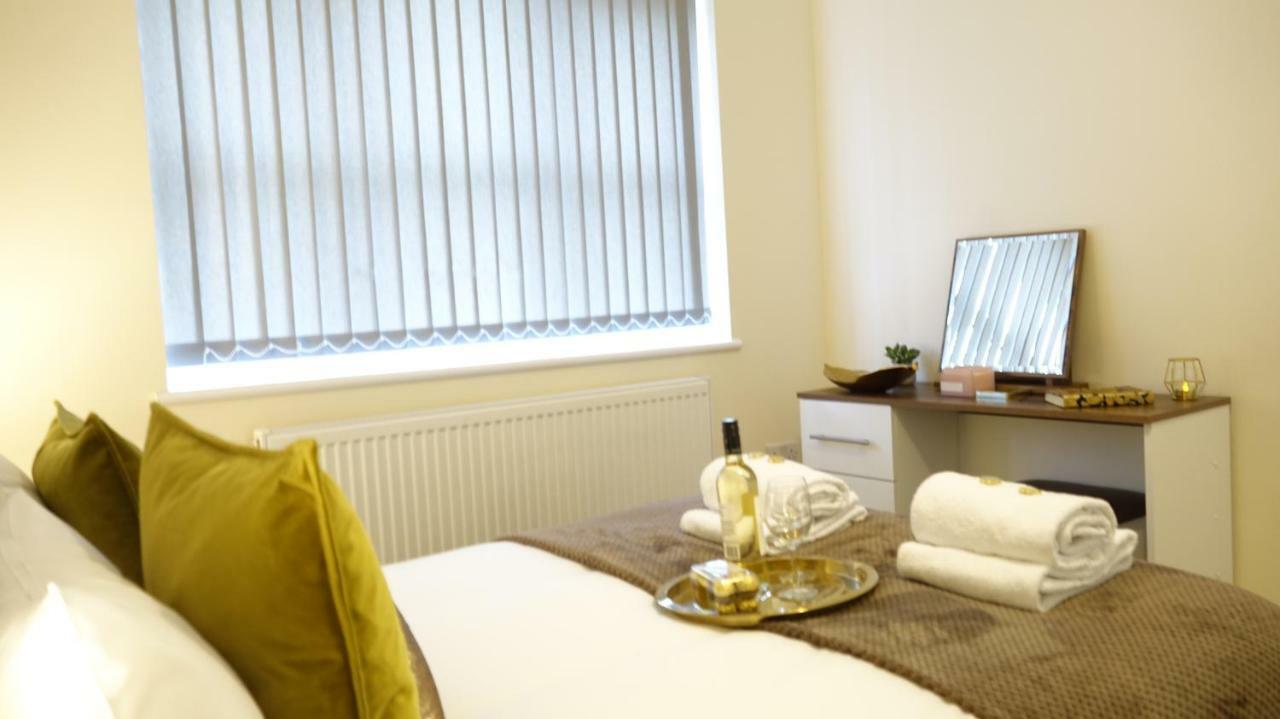 Luxury 2 Bed 2 Bath - Free Parking - 5Min To Airport - Sleeps 6 Lejlighed Ashford  Eksteriør billede