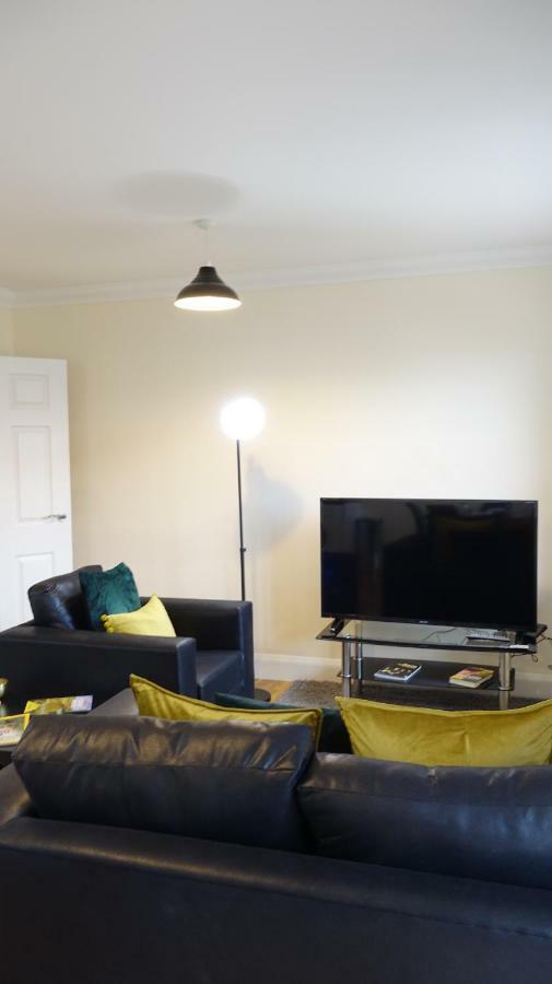 Luxury 2 Bed 2 Bath - Free Parking - 5Min To Airport - Sleeps 6 Lejlighed Ashford  Eksteriør billede