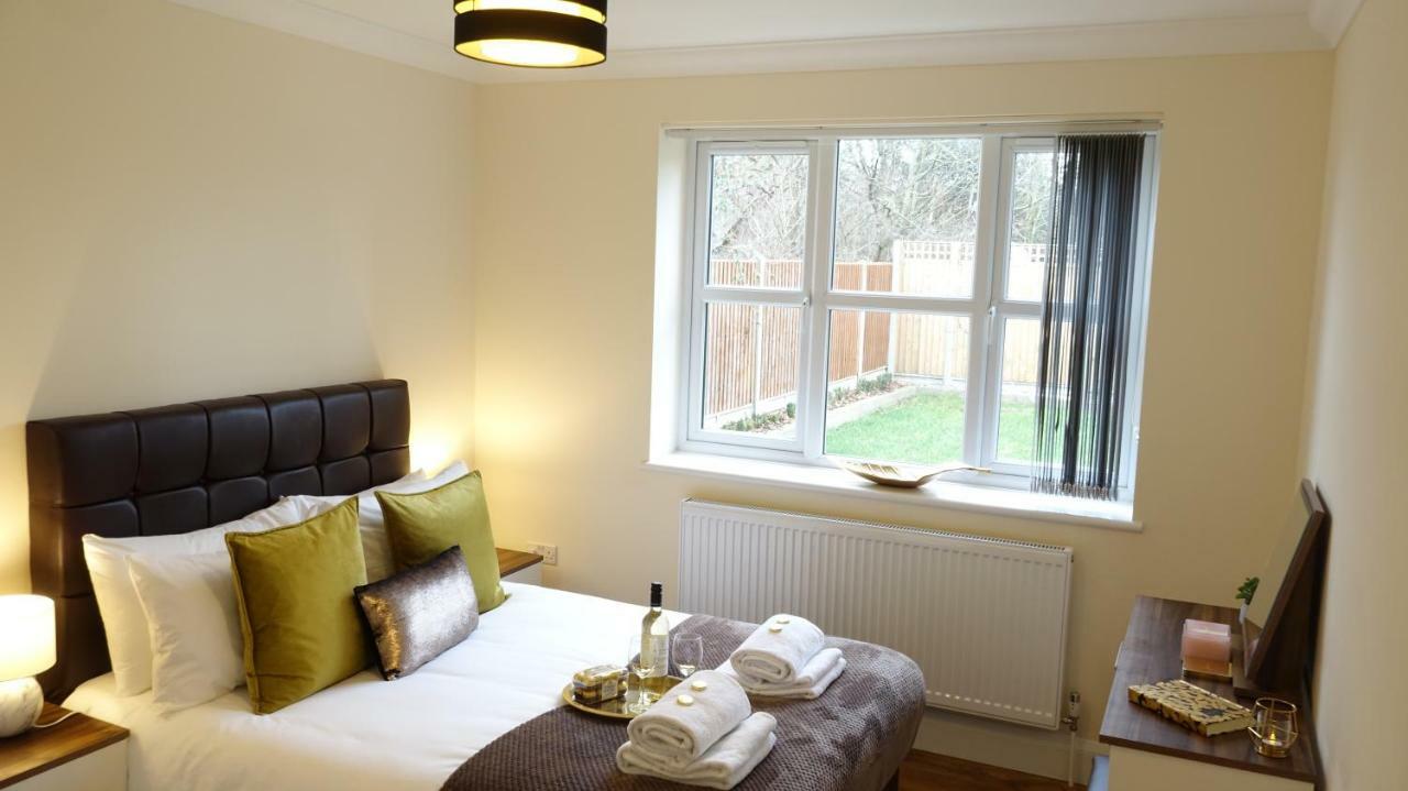 Luxury 2 Bed 2 Bath - Free Parking - 5Min To Airport - Sleeps 6 Lejlighed Ashford  Eksteriør billede