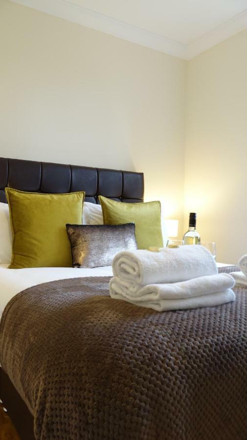 Luxury 2 Bed 2 Bath - Free Parking - 5Min To Airport - Sleeps 6 Lejlighed Ashford  Eksteriør billede